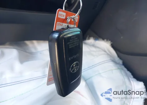 2019 Toyota Rav4 Xle from USA, damaged, VIN JTMW1RFV4KD517358